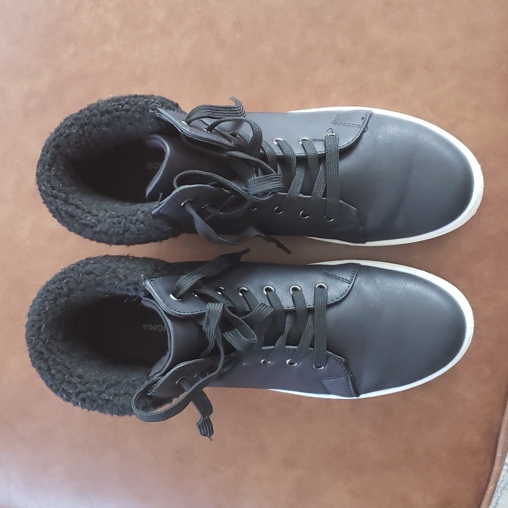 Womens size 11 sonoma black sneaker booties